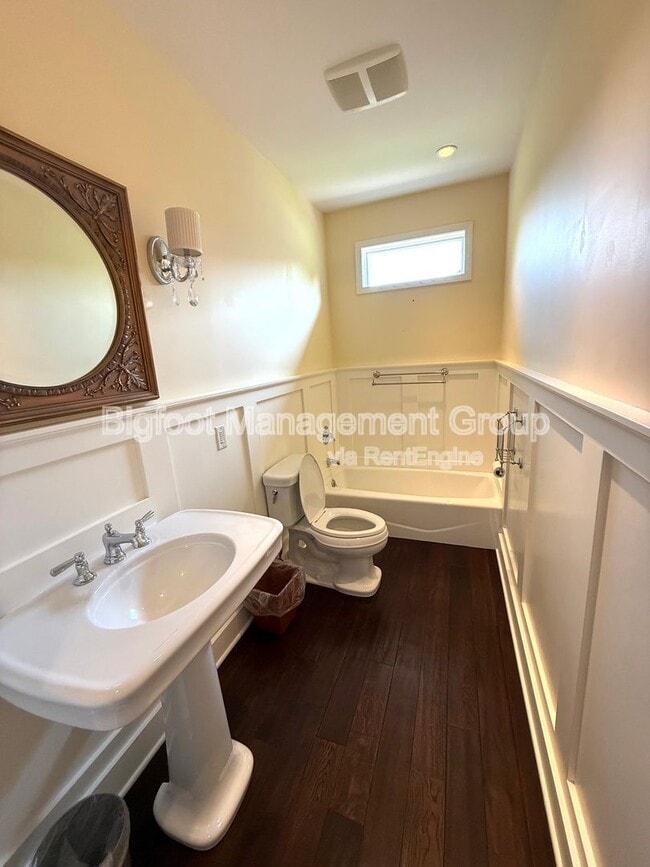 Building Photo - 24 Reeders Village Dr