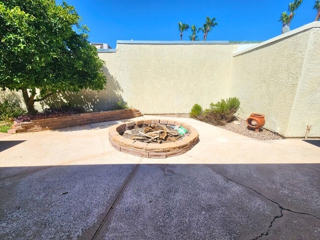 Building Photo - 3343 N Glen Creek Dr