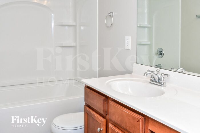 Building Photo - 109 Sand Spur Dr