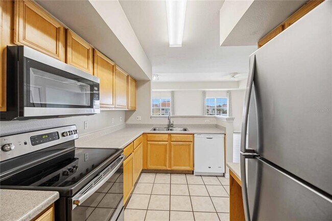 Building Photo - 1025 Villagio Cir