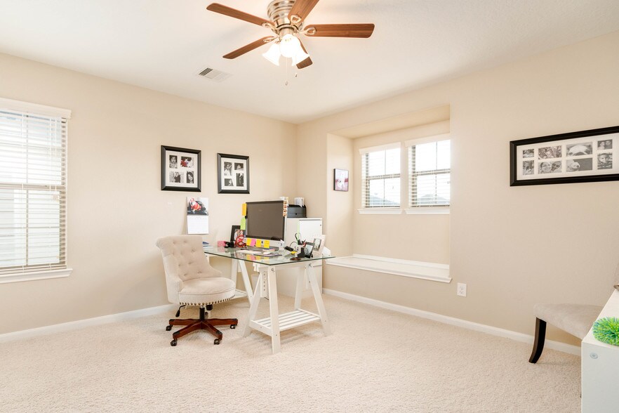 Guest bedroom 1 - 2635 Skyview Knoll Ct