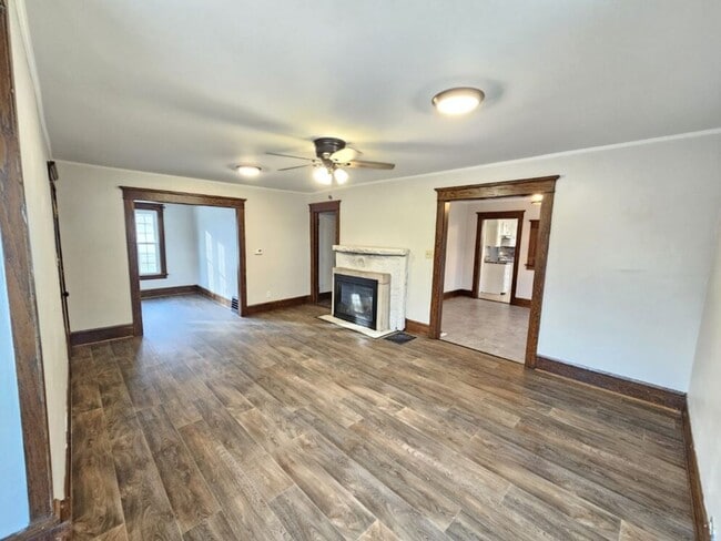 Building Photo - Updated 2 Bedroom (with flex/office space), 2.5 Bath Home with Attached Garage – $1,695/Month