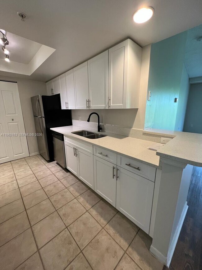 Building Photo - 4171 N Haverhill Rd