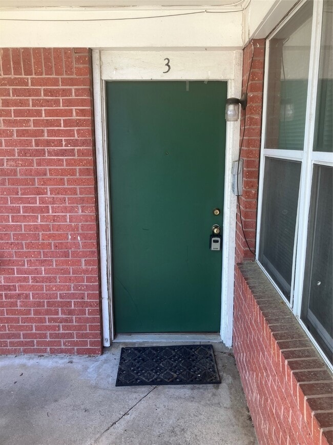 Building Photo - 1402 22nd St