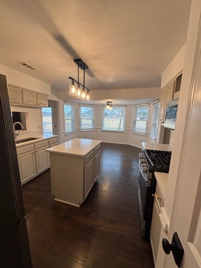 Building Photo - Cypress Point