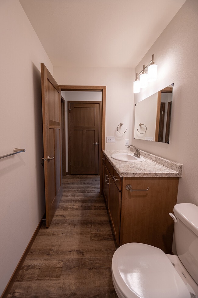 Building Photo - 925 Green Pastures Trl