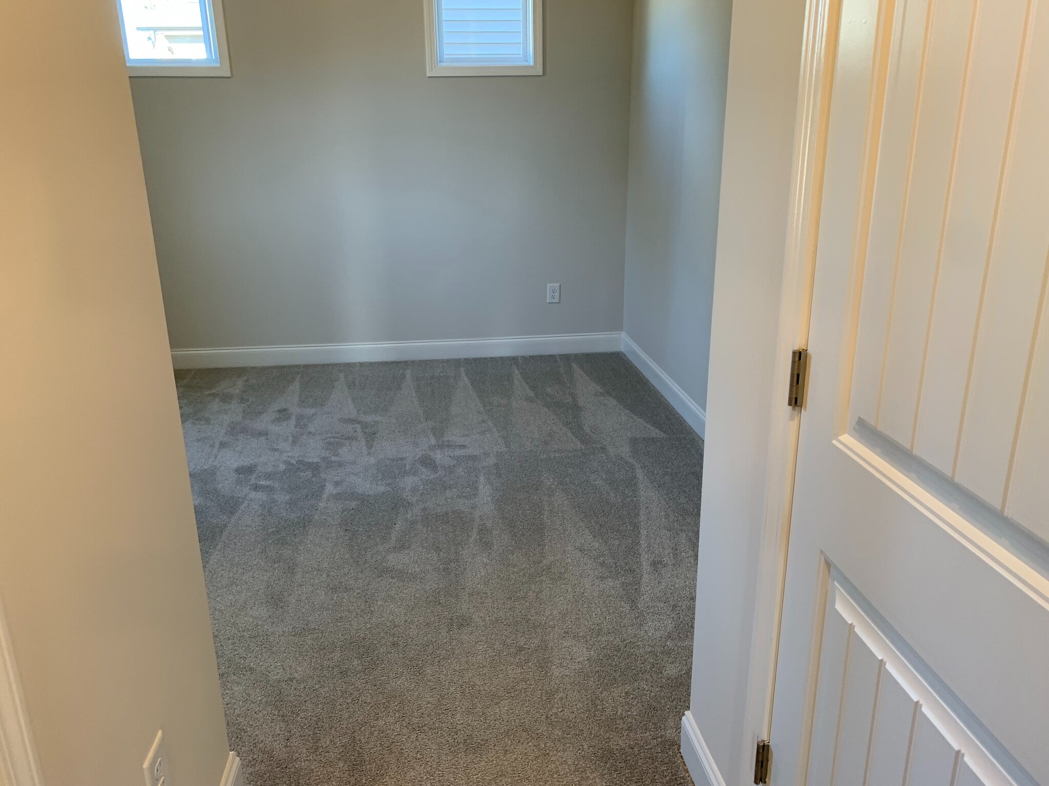 Building Photo - Room in House on Gunderson Ln