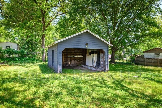 Building Photo - 306 Powell St