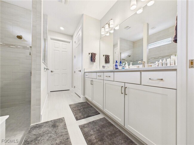 Building Photo - 19563 Utopia Ln