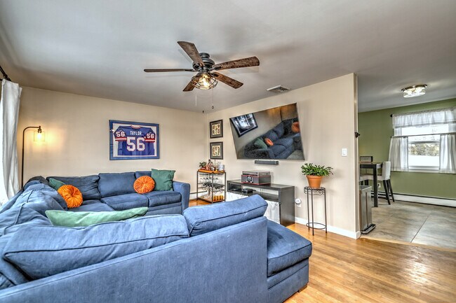 Building Photo - 59 Turnor Ave