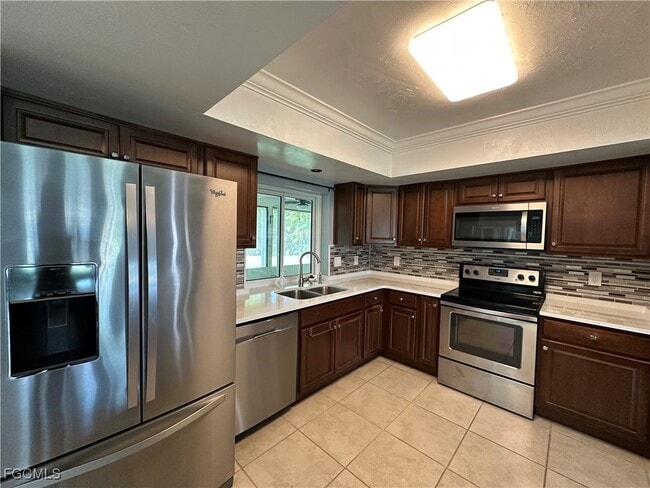 Building Photo - 3606 SE 1st Ave