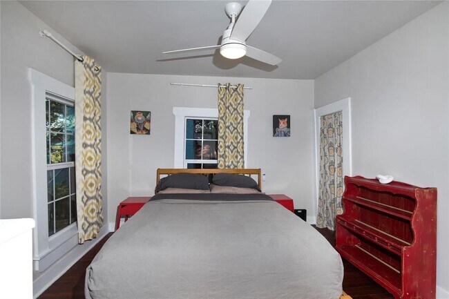 Building Photo - 835 Old Ranch Rd 12