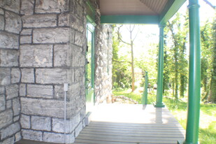 Building Photo - 266 S Prospect St