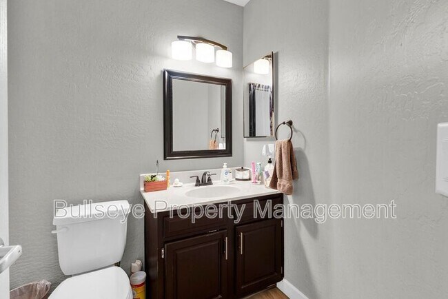 Building Photo - 809 S Lagoon Dr
