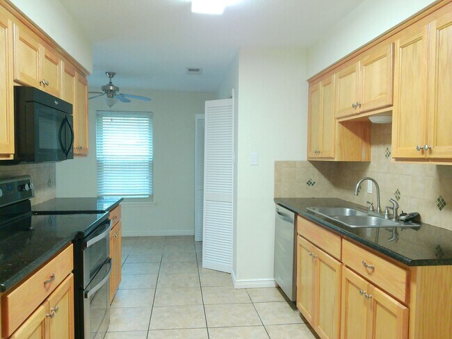 Building Photo - 6306 Kristin Dr
