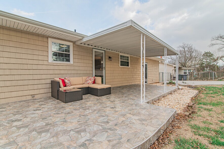 Building Photo - 7707 Windsong Rd