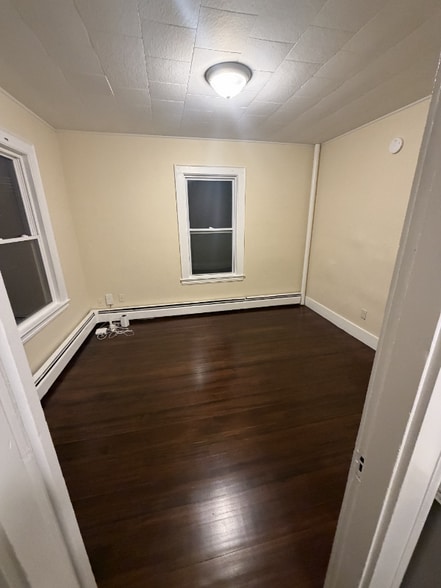 Building Photo - 170 Elm St