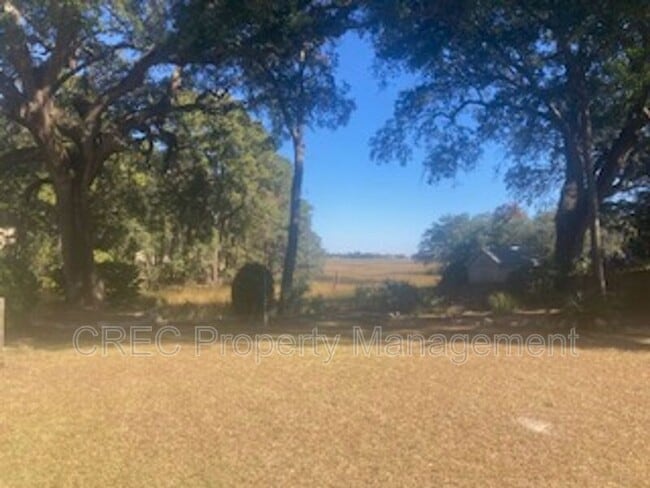 Building Photo - 9 Penn Ave