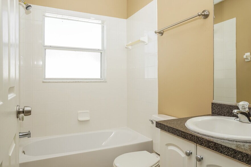 Building Photo - 2715 94th St E