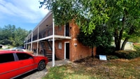 Building Photo - 1822 Williamsburg Rd