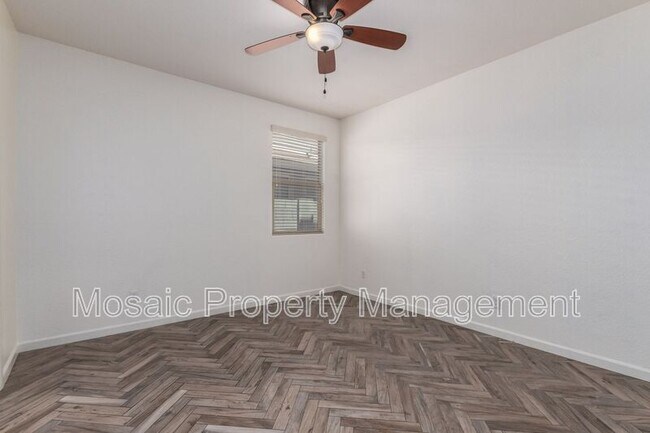Building Photo - 35565 N Bandolier Dr