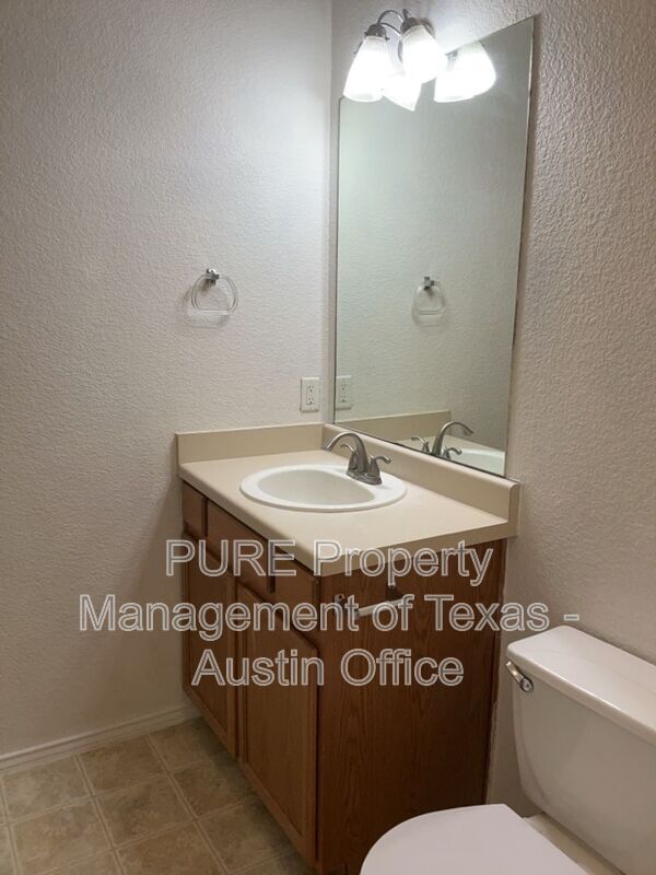 Building Photo - 304 Windridge Village Cove