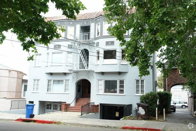 Building Photo - 2451 Le Conte Ave