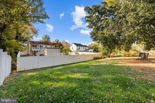 Building Photo - 10290 S Grant Ave