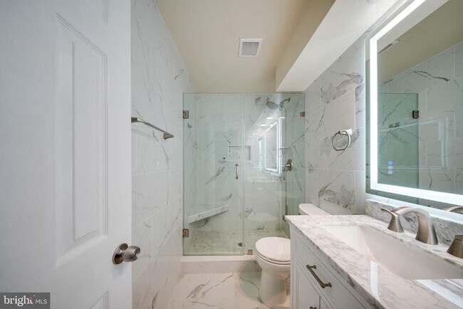 Building Photo - 12863 Mill Brook Ct