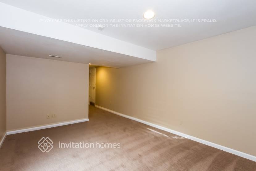 Building Photo - 392 Balsa Dr
