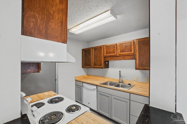 Building Photo - 455 Stara Cir