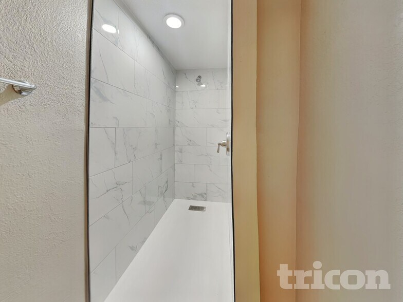 Building Photo - 12981 Knight Ct