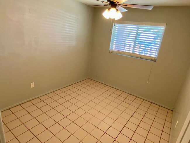 Building Photo - 3-Bedroom, 1.5 bath in Phoenix That’s read...