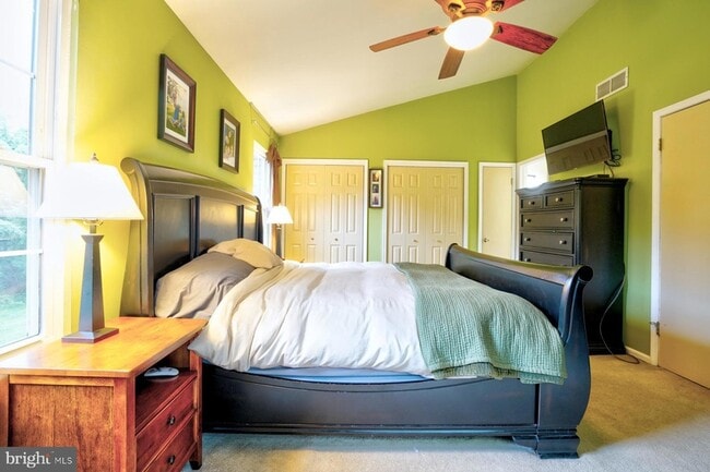 Building Photo - 111 Honey Locust Ct