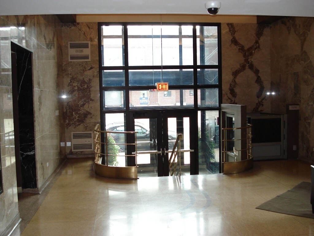 Chess Lofts lobby - 320 E 21st St