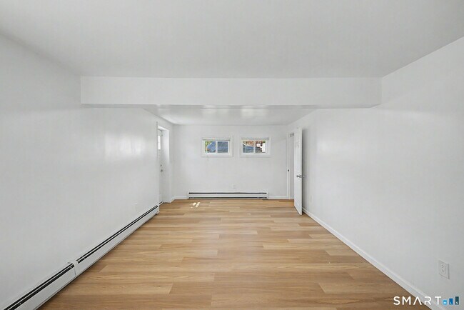 Building Photo - 22 Treat Ave