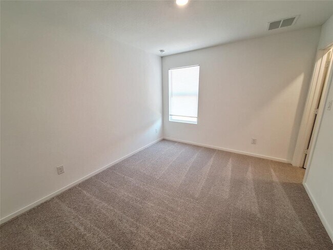 Building Photo - 518 Firedance Ct