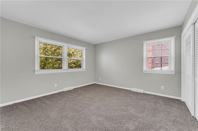 Building Photo - 1183 Romayne Dr