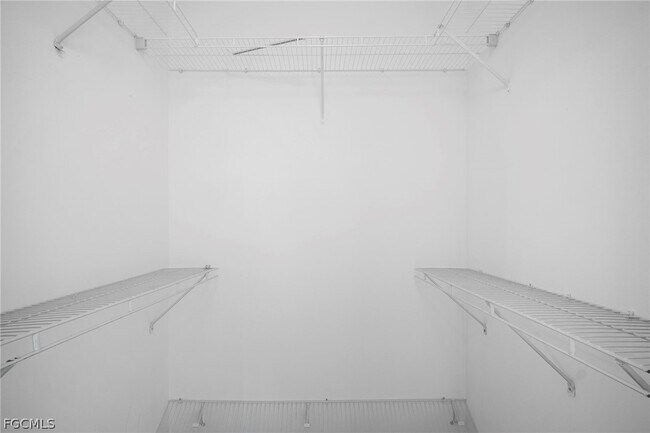 Building Photo - 4241 Bellasol Cir