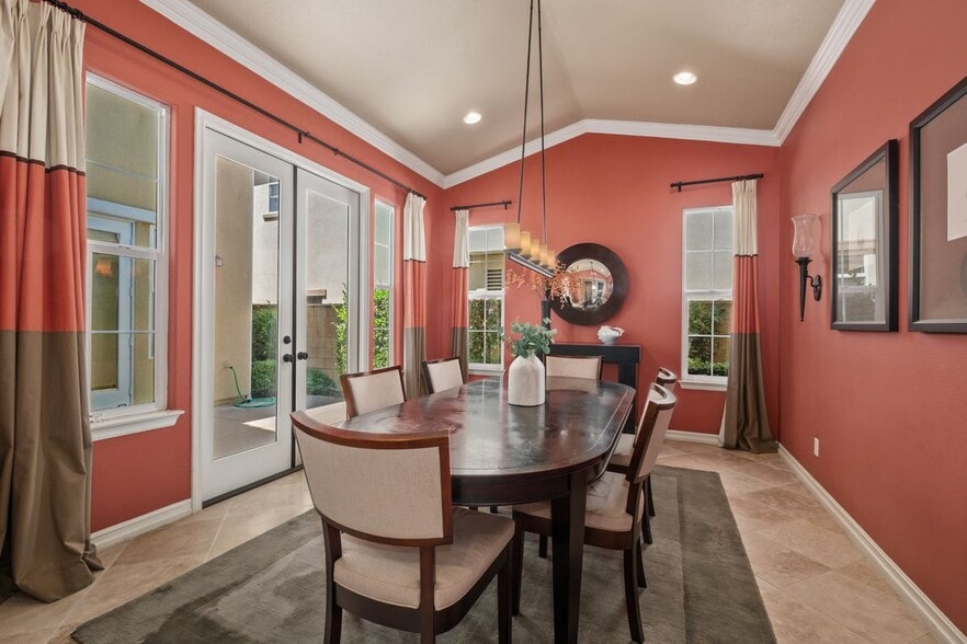 Building Photo - 16618 Honeybee Dr