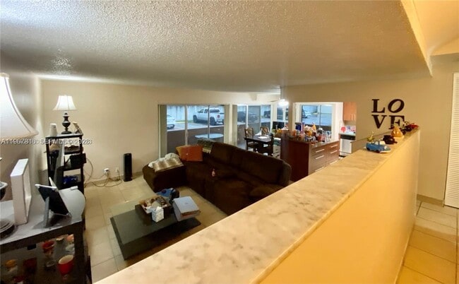 Building Photo - 4850 SW 63rd Terrace