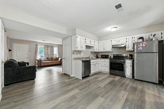 Building Photo - 398 Patrick Henry Ct