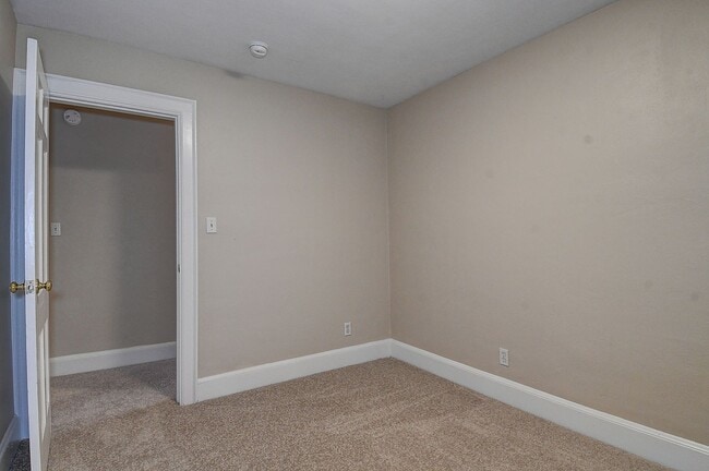 Building Photo - PORTSMOUTH FOR RENT!