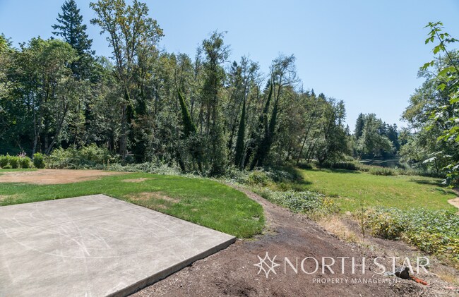Building Photo - Executive Custom Home with River View on Acreage in West Linn