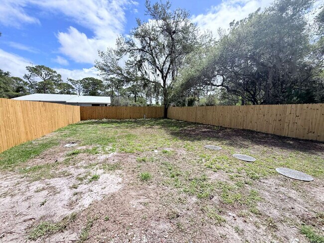 Building Photo - 2-Bedroom and 2-Bathroom