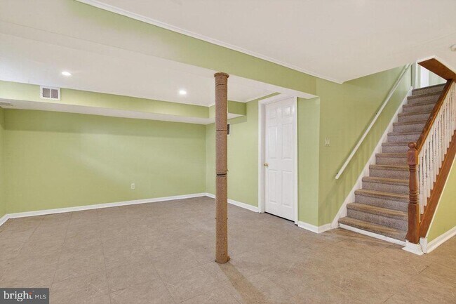 Building Photo - 16 Beechtree Ln