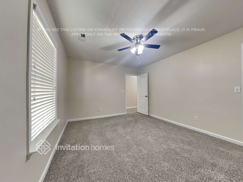 Building Photo - 2504 Blue Moss Dr