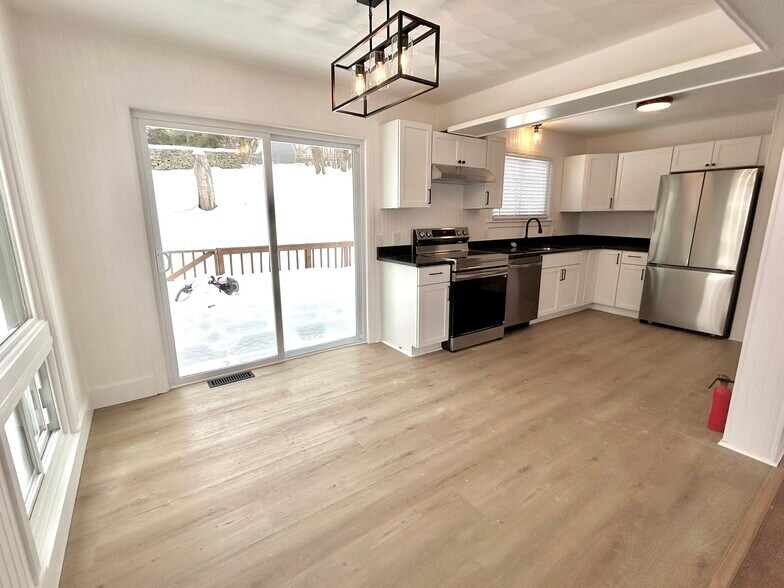 Building Photo - 306 Hooper Rd