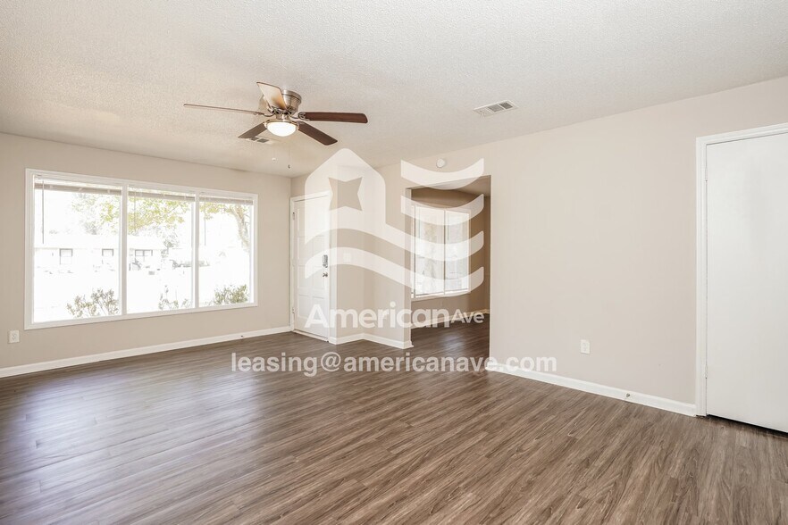 Building Photo - 210 Scarborough Rd