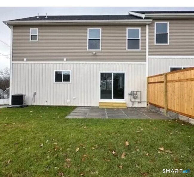 Building Photo - 62 Soundview Ave